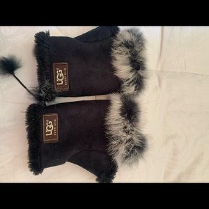 Ugg suede and fur lined gloves.